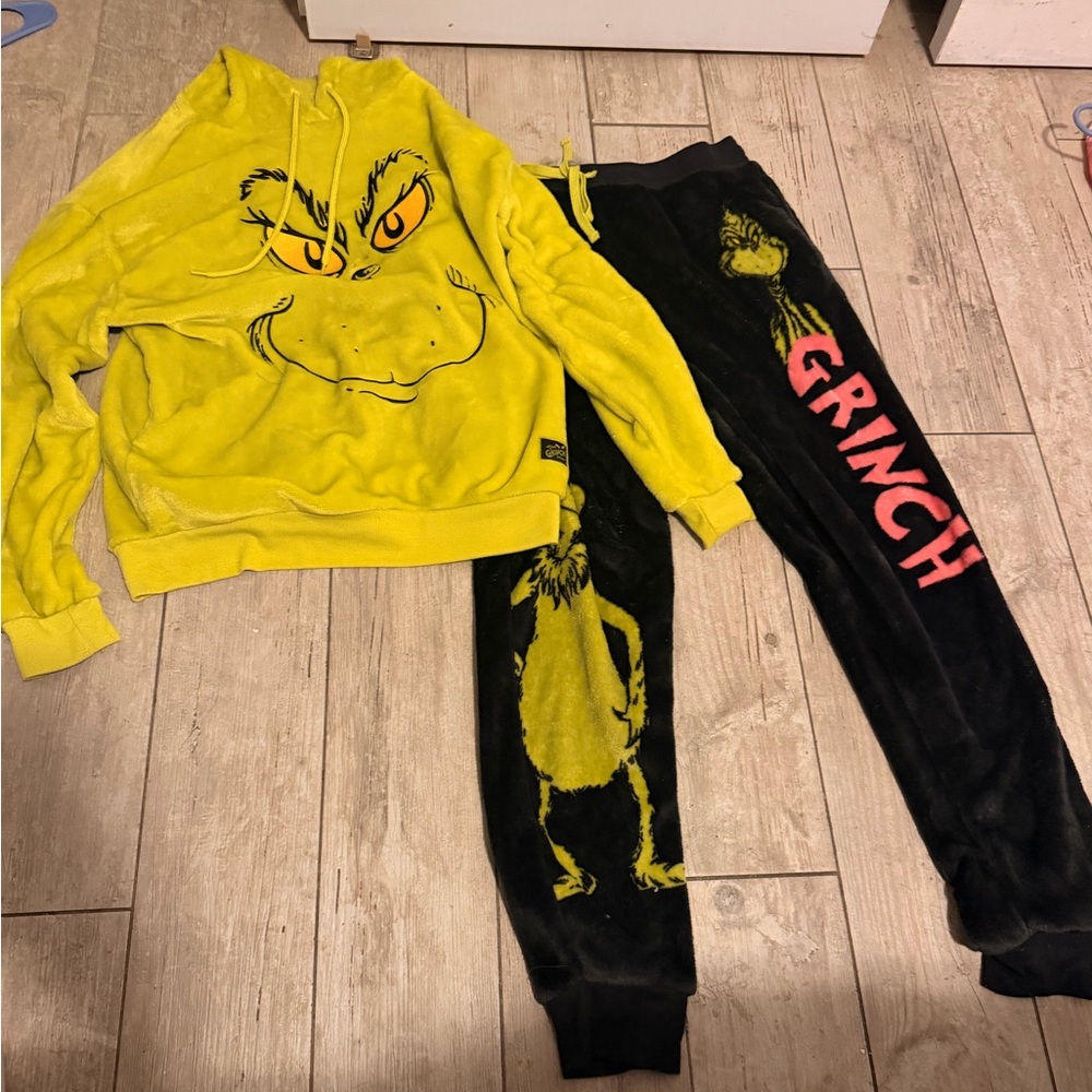 Grinch set